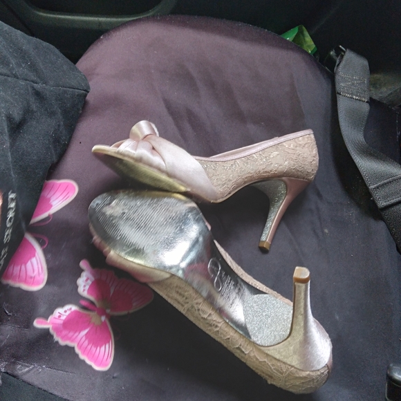 Papell high classic high heels. - Picture 2 of 8